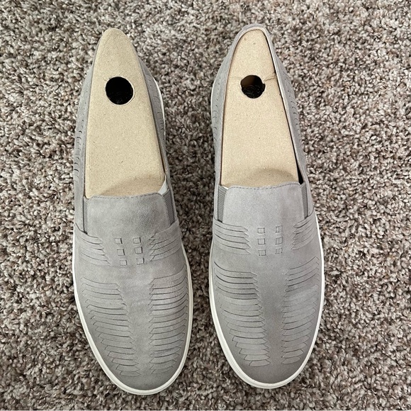 Vince Camuto Beyza Slip-On Sneaker in Grey Moon Size 9M - Picture 6 of 14